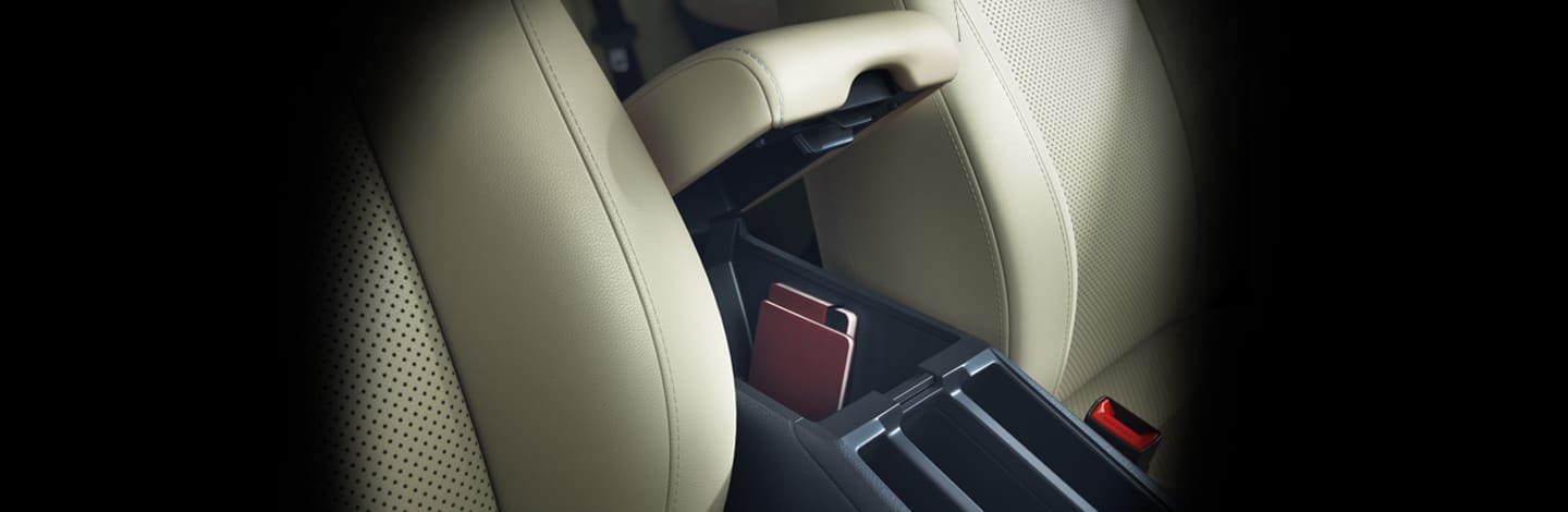Front Centre Armrest with Storage