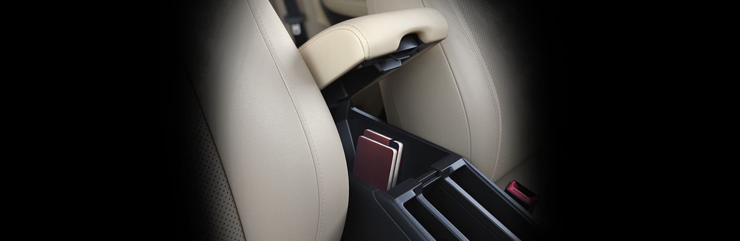 Front Centre Armrest with Storage
