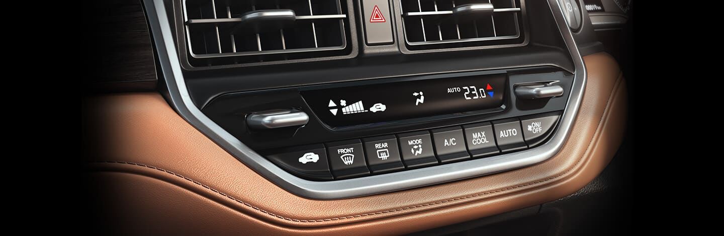 Fully Automatic Climate Control with MAX COOL Mode